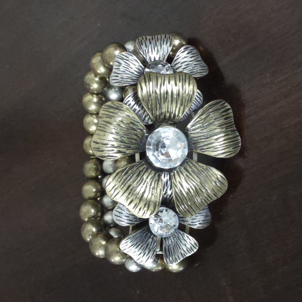 1478 Women's Vintage Silver and Gold Beaded Floral Rhinestones Stretch Bracelet